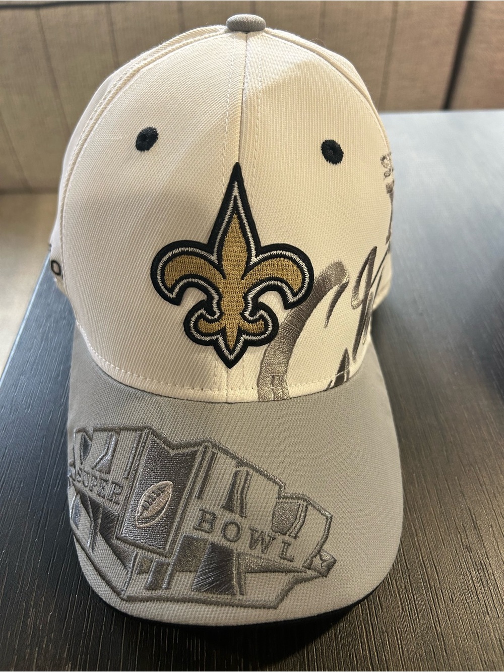 Reebok New Orleans Saints Two-Tone Fleur-de-Lis Cap - White, Gold & Gray